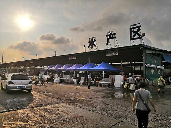 上海一农产品市场存恶势力:"冰厂"势力垄断卖冰,有商户被要求交保护费